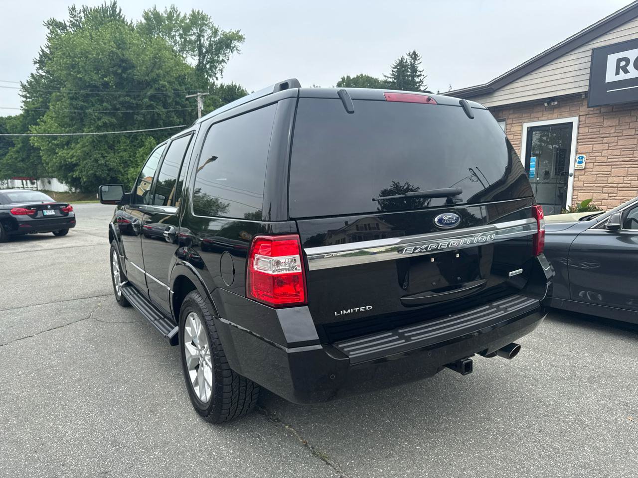 Used 2017 Ford Expedition Limited AWD/4WD image 13