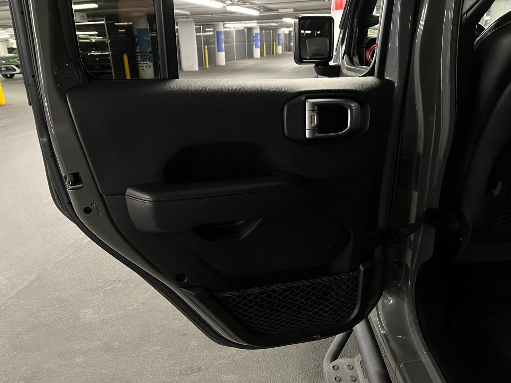 Used 2018 Jeep Wrangler Unlimited Rubicon w/ Dual Top Group image 17