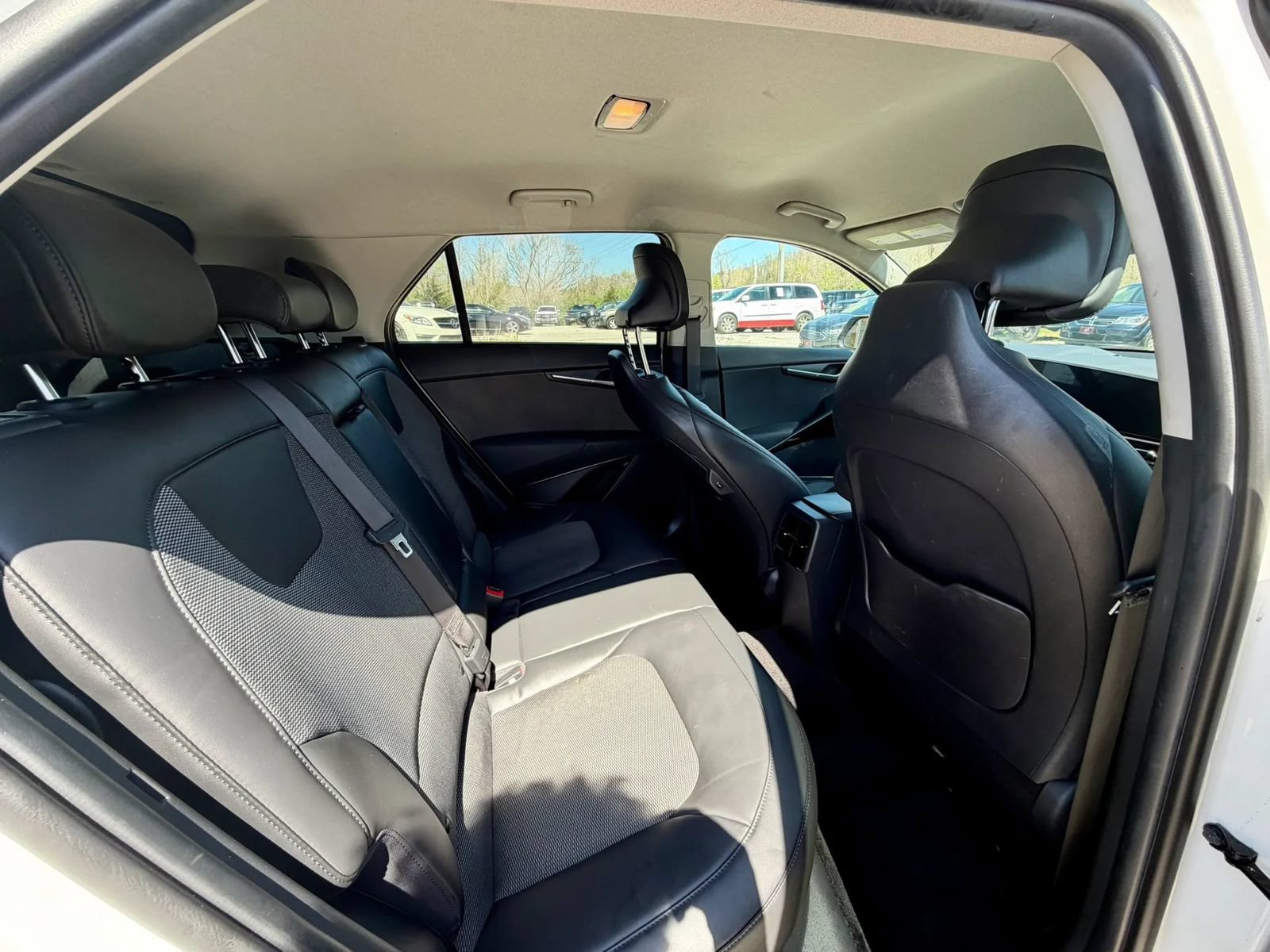 Used 2024 Kia Niro EX w/ EX Cold Weather Package FWD image 13