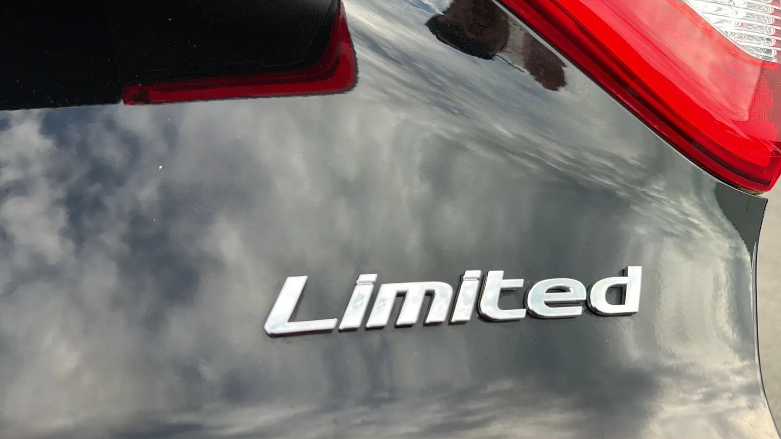 Used 2017 Hyundai Sonata Limited w/ Tech Package 03 FWD image 57
