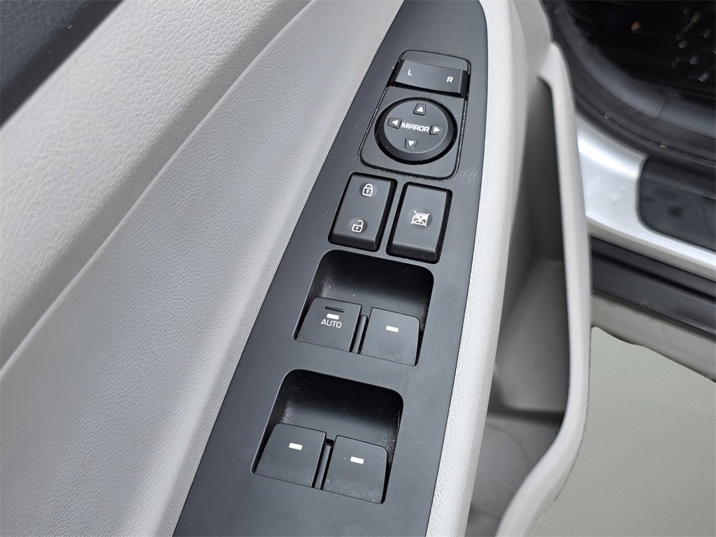 Used 2019 Hyundai Tucson Sport image 18