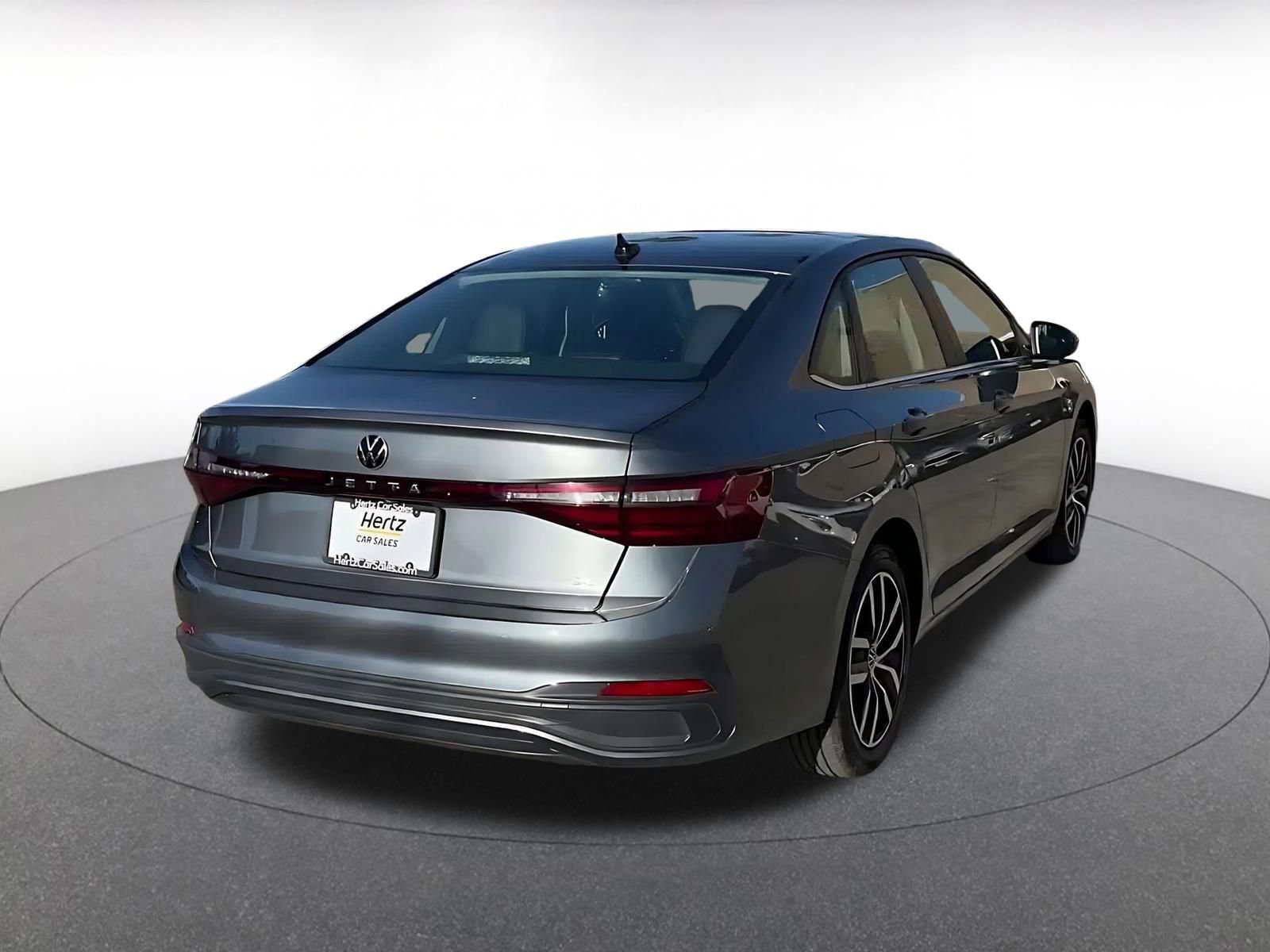 Used 2025 Volkswagen Jetta SE image 15