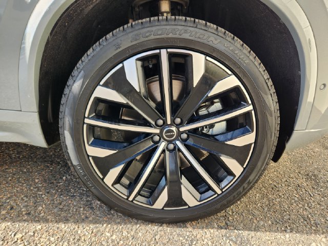 Certified 2025 Volvo XC90 T8 Plus w/ Protection Package Premier AWD/4WD image 19