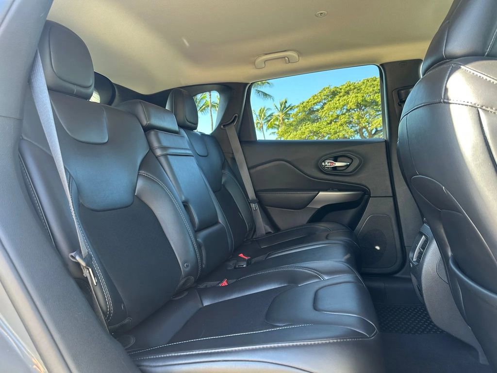 Used 2019 Jeep Cherokee Latitude Plus w/ Cold Weather Group image 12