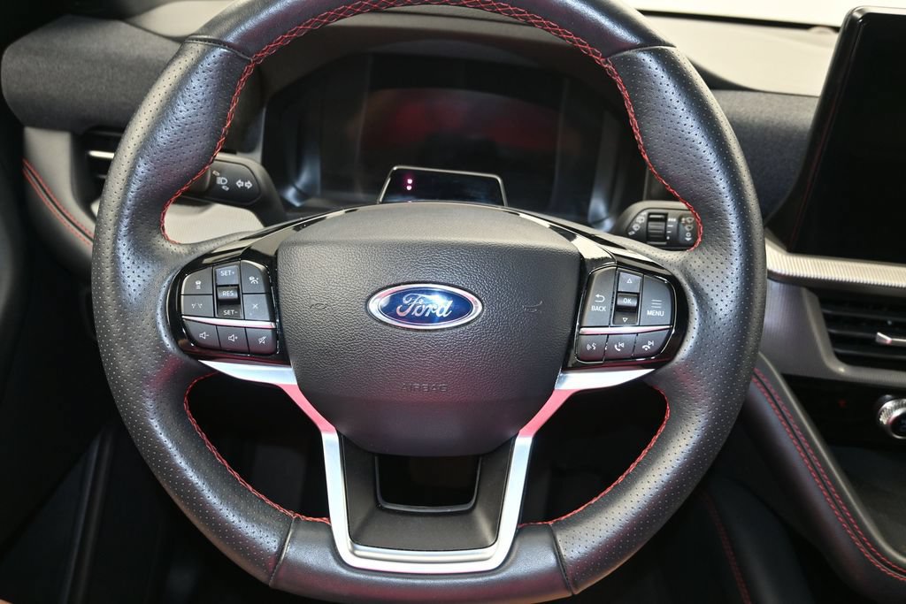 Used 2025 Ford Explorer ST-Line AWD/4WD image 13