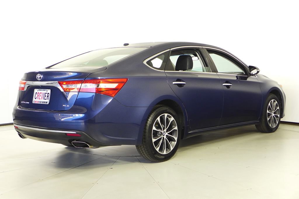 Used 2018 Toyota Avalon XLE w/ Preferred Accessory Package image 7