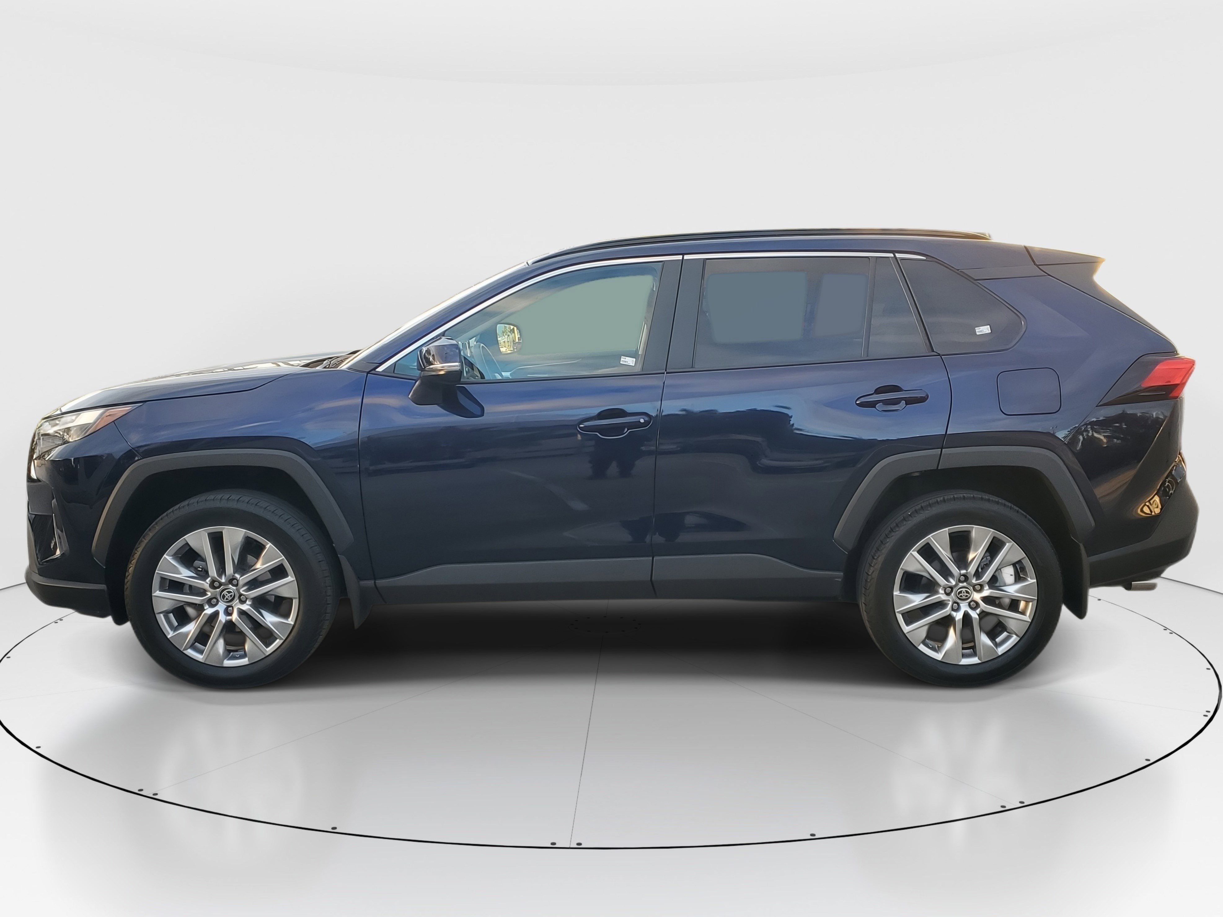 Used 2024 Toyota RAV4 XLE Premium image 6