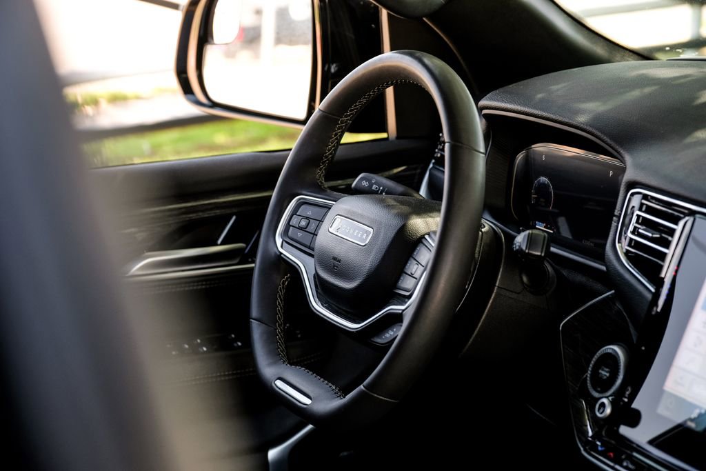 Used 2022 Jeep Wagoneer Series III image 25