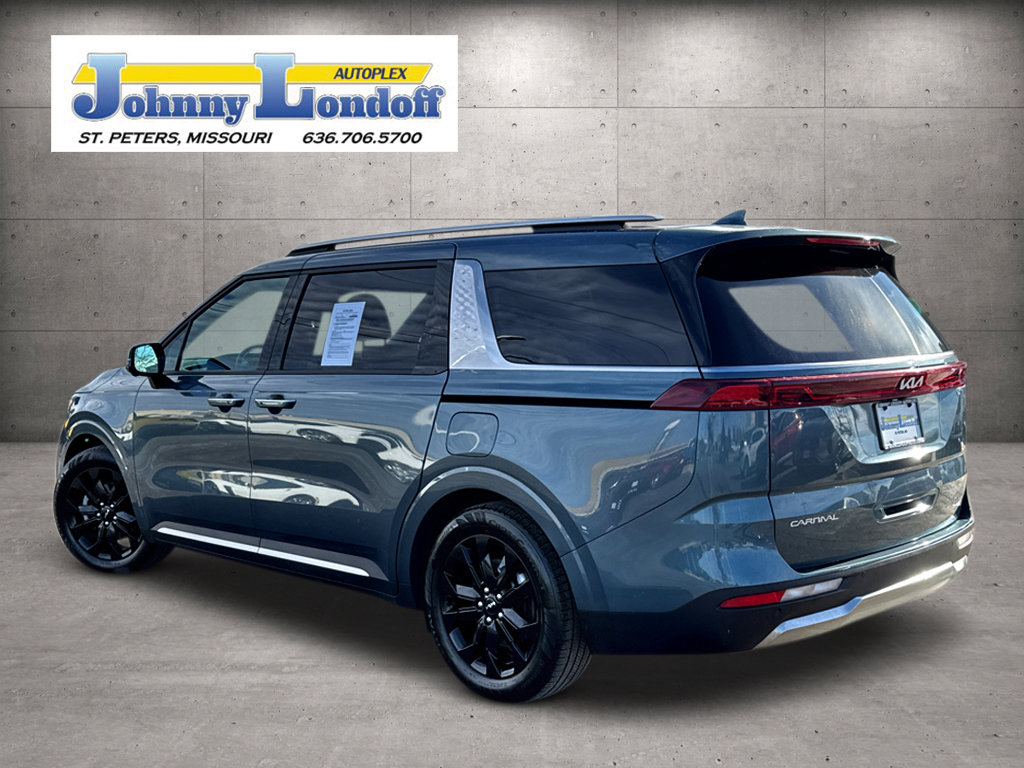 Used 2024 Kia Carnival SX Prestige image 3