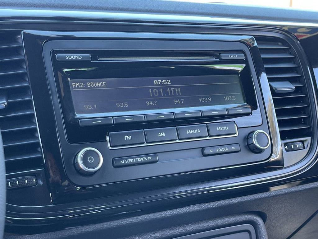 Used 2014 Volkswagen Beetle 2.5 image 26