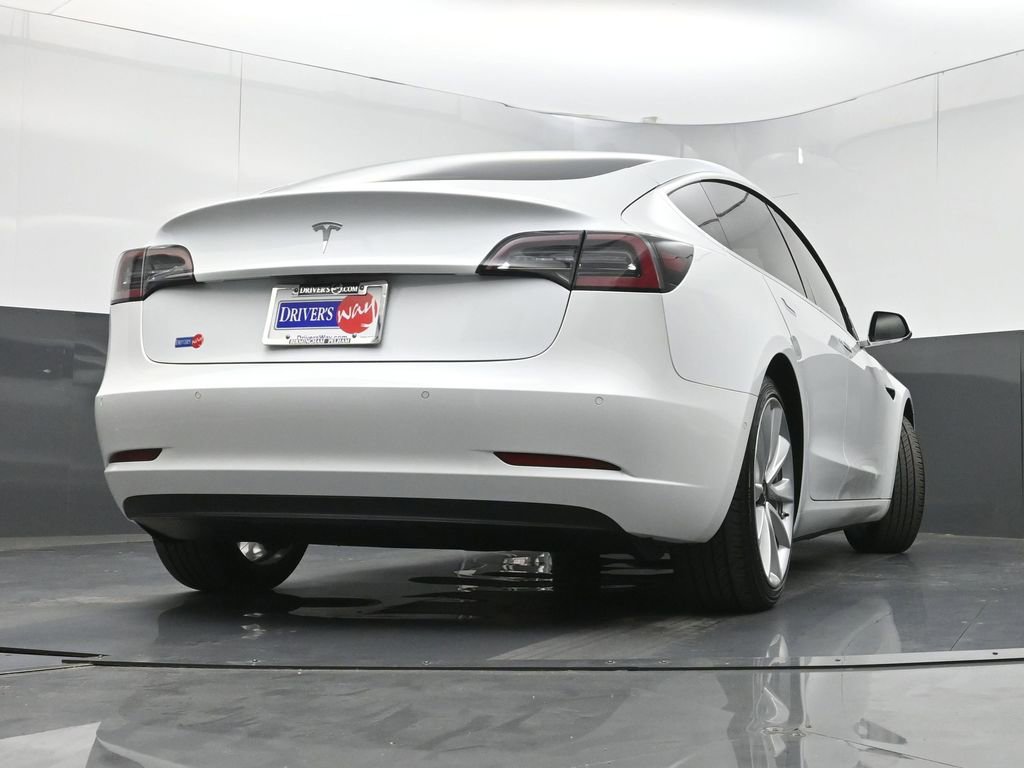 Used 2020 Tesla Model 3 Standard Range Plus image 28