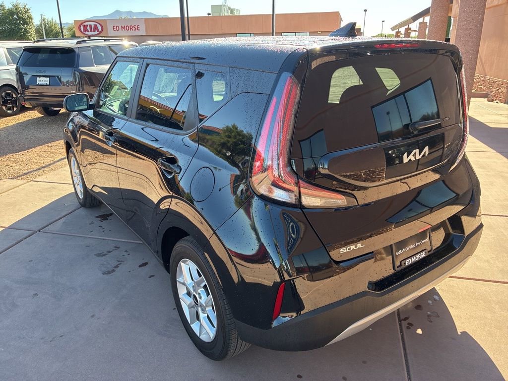 Used 2025 Kia Soul LX FWD image 6