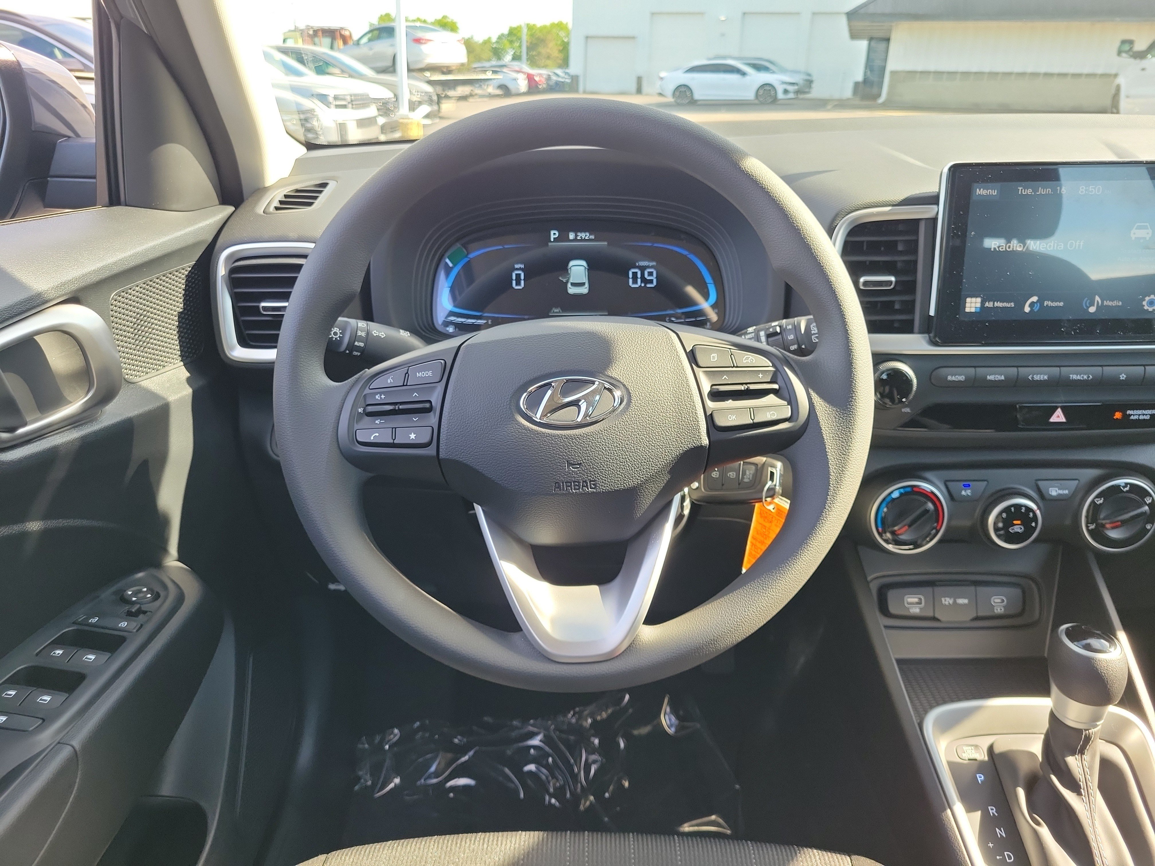 New 2026 Hyundai Venue SE FWD image 8