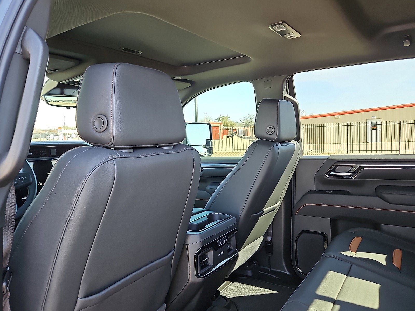 New 2026 GMC Sierra 2500 AT4 w/ AT4 Premium Plus Package AWD/4WD image 9