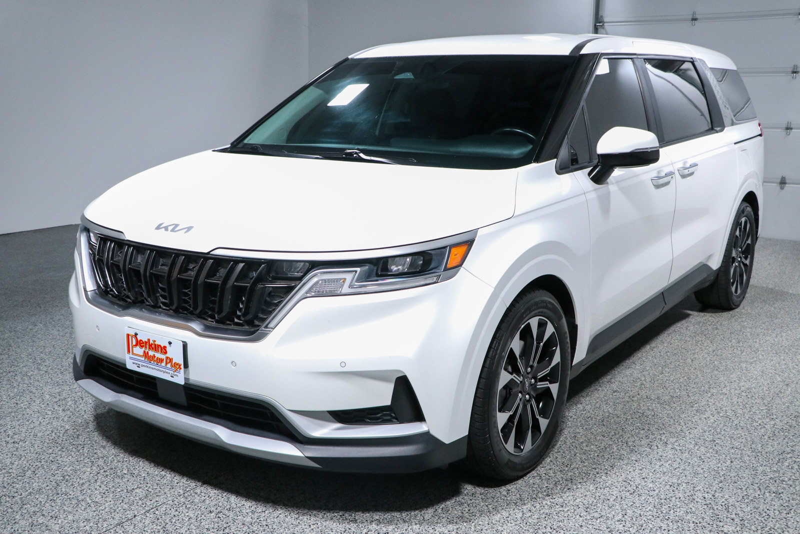 Used 2022 Kia Carnival EX FWD image 33
