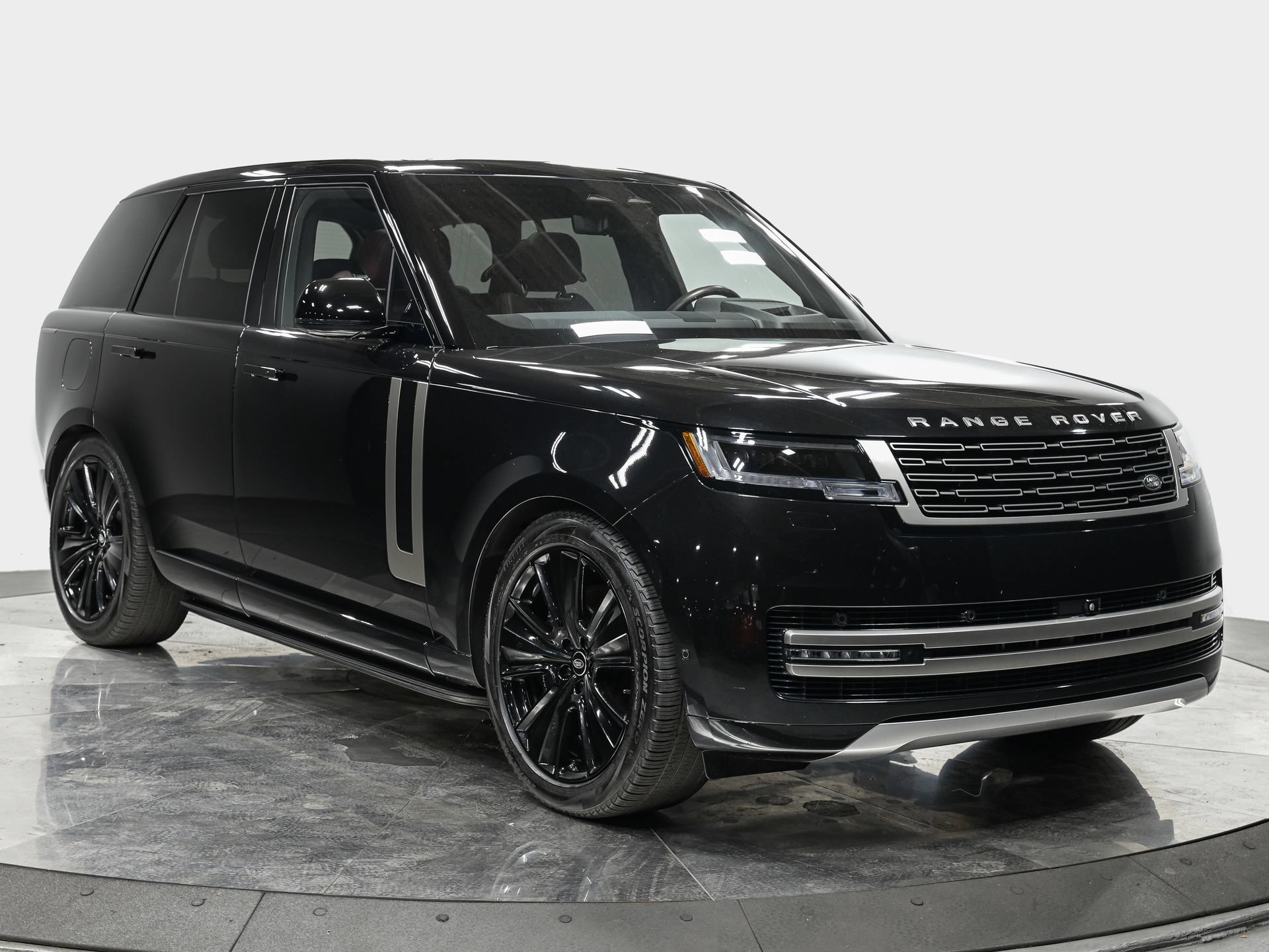 Used 2024 Land Rover Range Rover SE AWD/4WD image 9