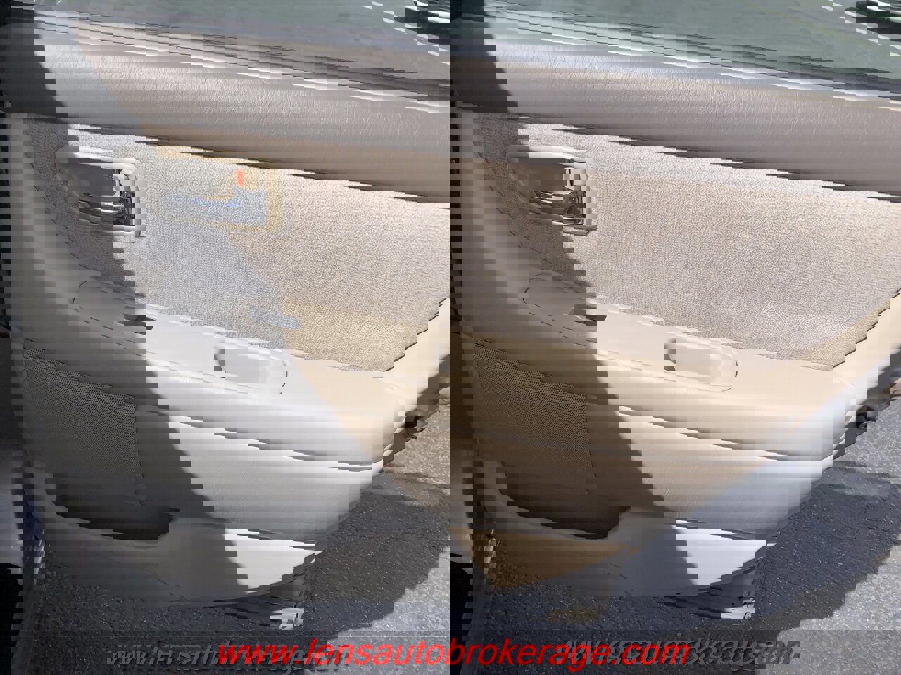 Used 2001 Toyota Avalon XLS image 18