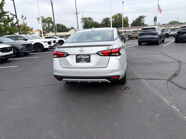 Used 2024 Nissan Versa SR FWD image 10