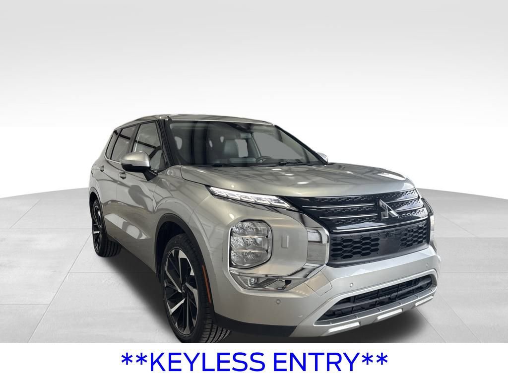 Used 2024 Mitsubishi Outlander SE Black Edition image 9