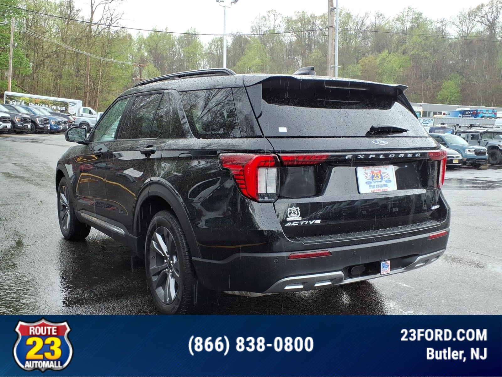 Certified 2025 Ford Explorer Active w/ Active Comfort Package AWD/4WD image 6