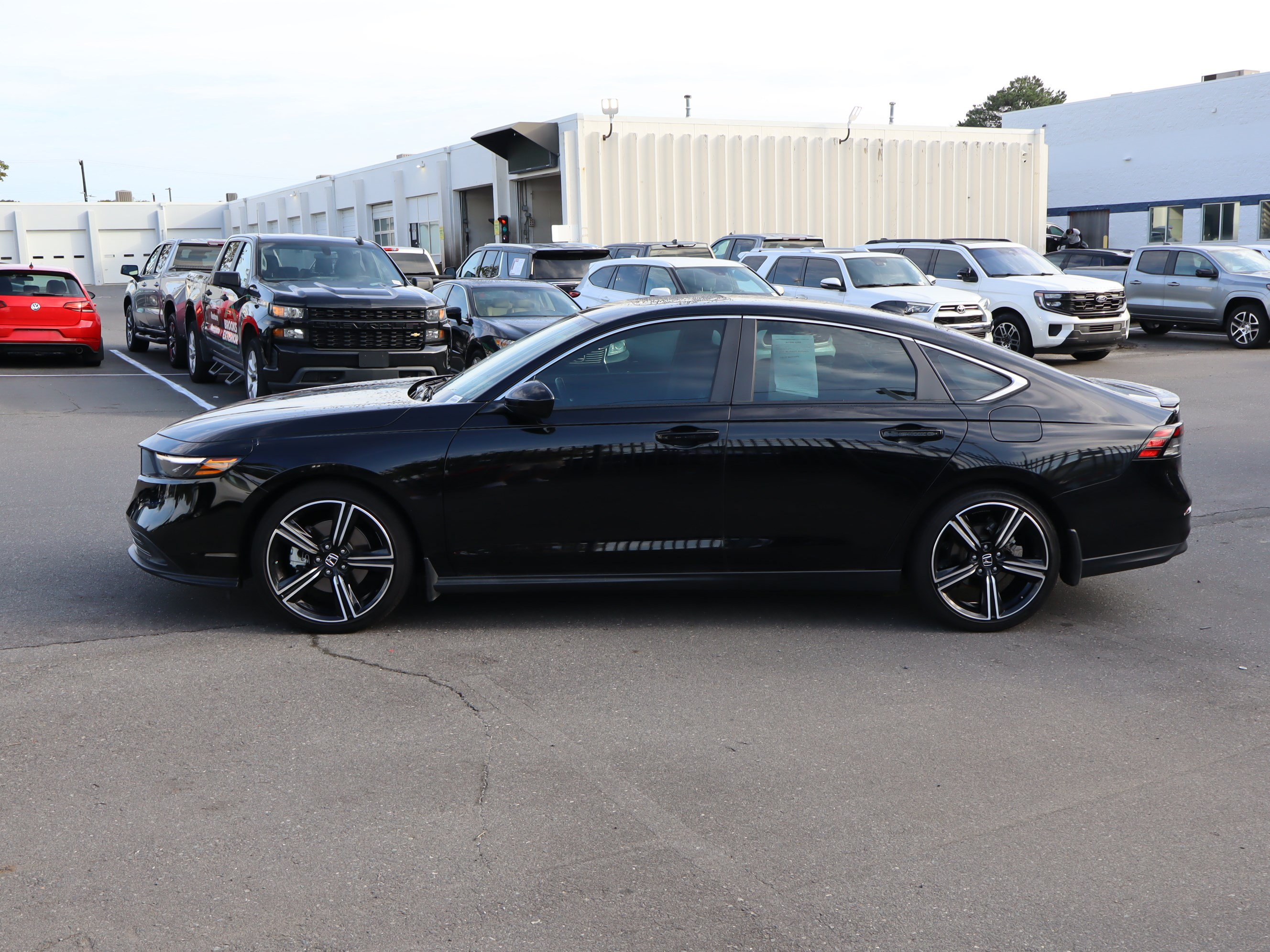 Used 2025 Honda Accord Sport image 7