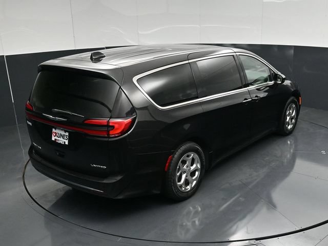 Certified 2024 Chrysler Pacifica Limited FWD image 51