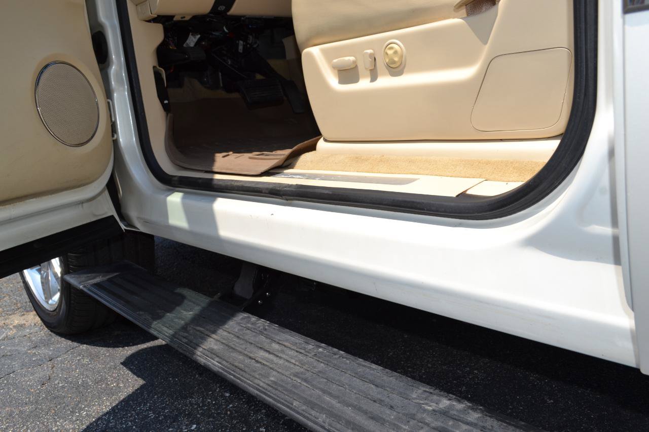 Used 2008 Cadillac Escalade EXT AWD/4WD image 30