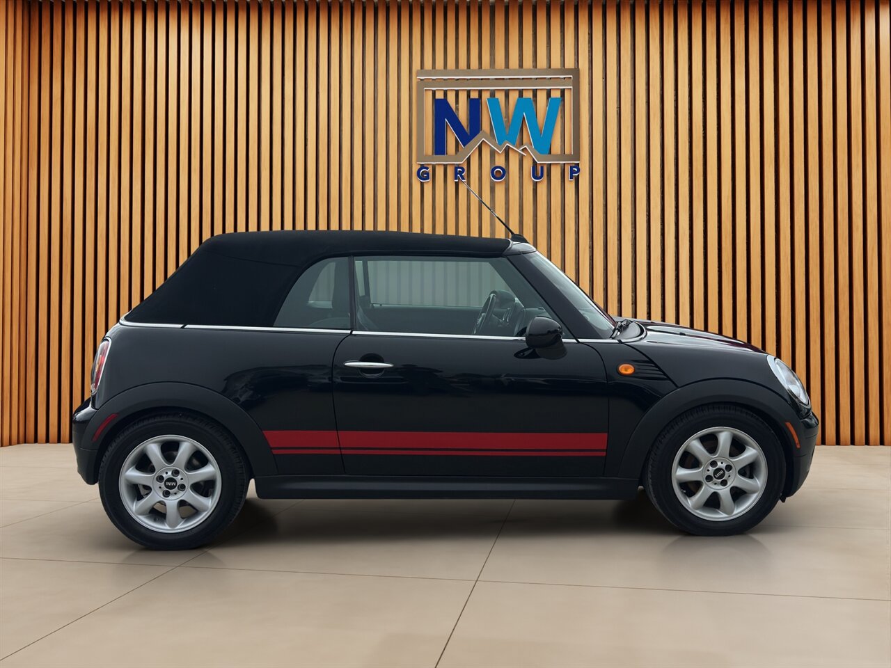 Used 2010 MINI Cooper Convertible FWD image 19