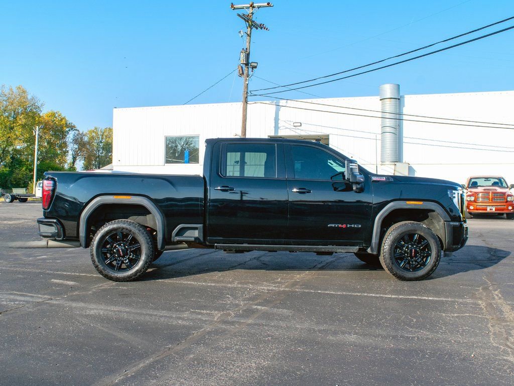 Used 2024 GMC Sierra 2500 AT4 w/ AT4 Preferred Package image 3