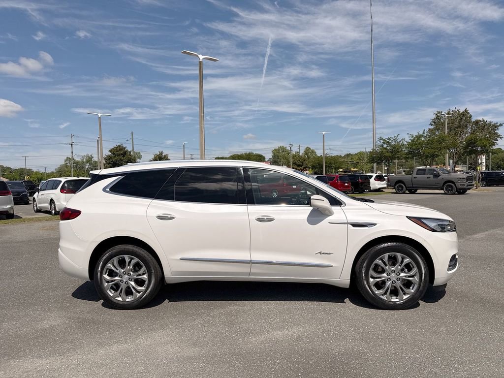 Used 2021 Buick Enclave Avenir w/ Avenir Technology Package image 2