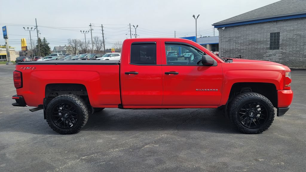 Used 2018 Chevrolet Silverado 1500 Custom w/ Custom Convenience Package AWD/4WD image 14
