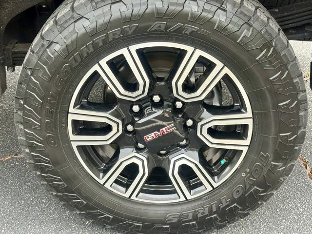 Used 2023 GMC Sierra 2500 AT4 w/ AT4 Premium Plus Package image 19