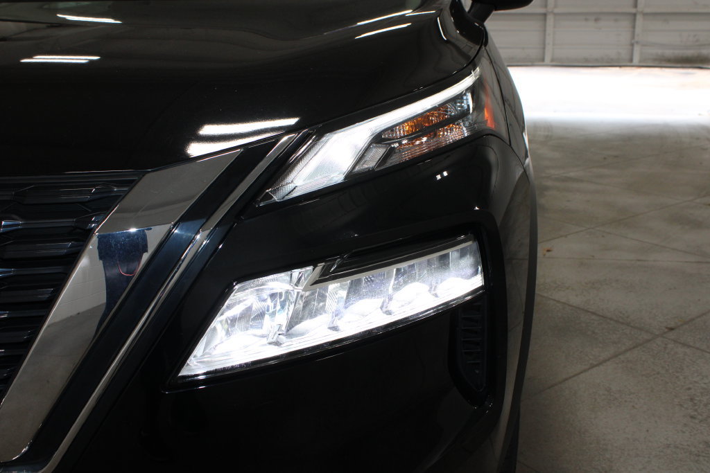 Used 2023 Nissan Rogue SV AWD/4WD image 13