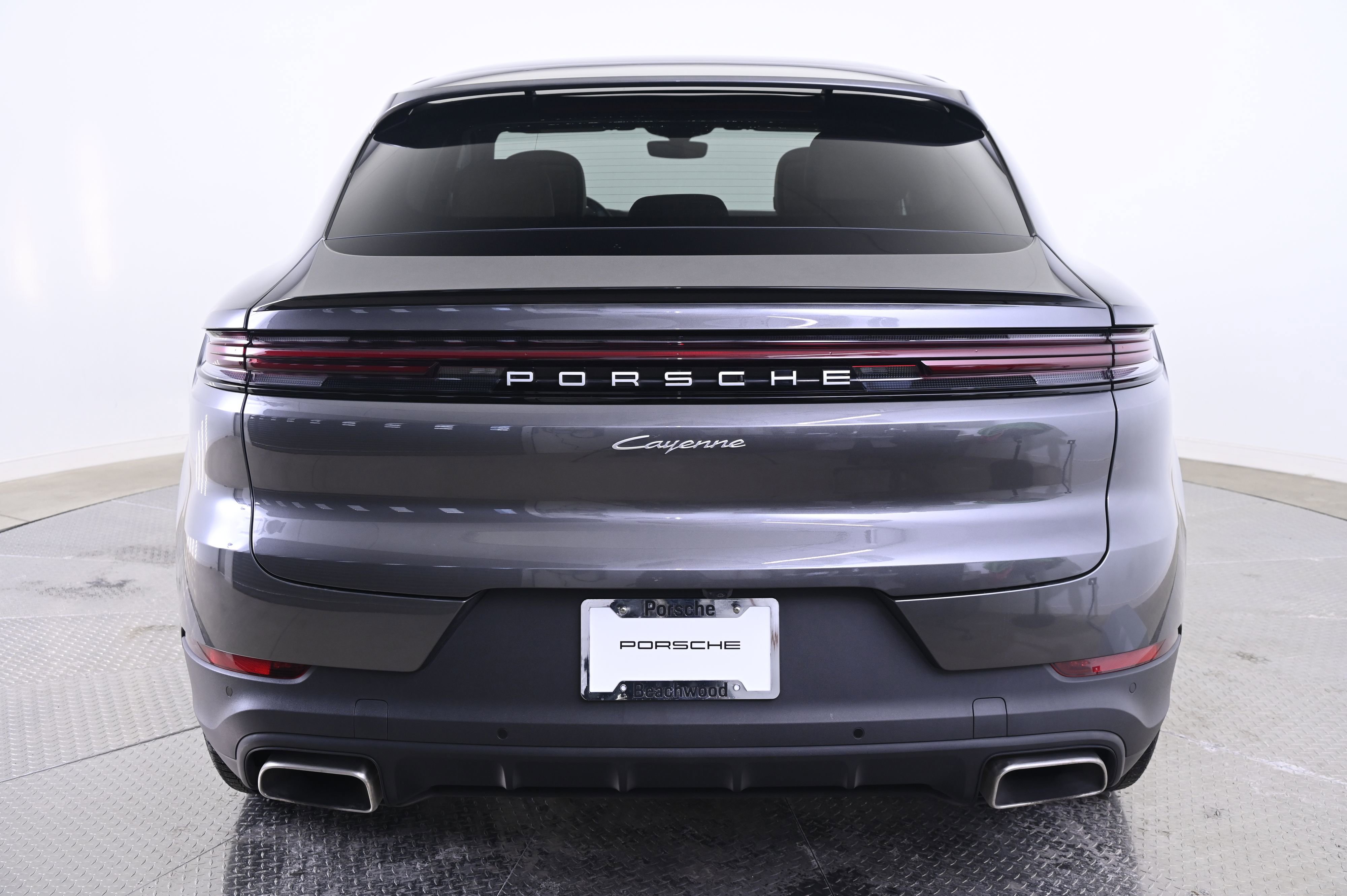 Certified 2024 Porsche Cayenne Coupe image 6
