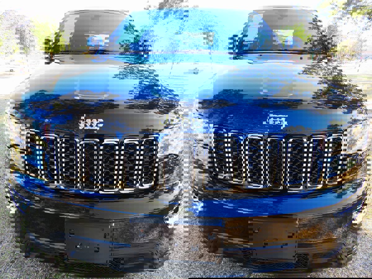 Used 2018 Jeep Grand Cherokee Laredo image 13