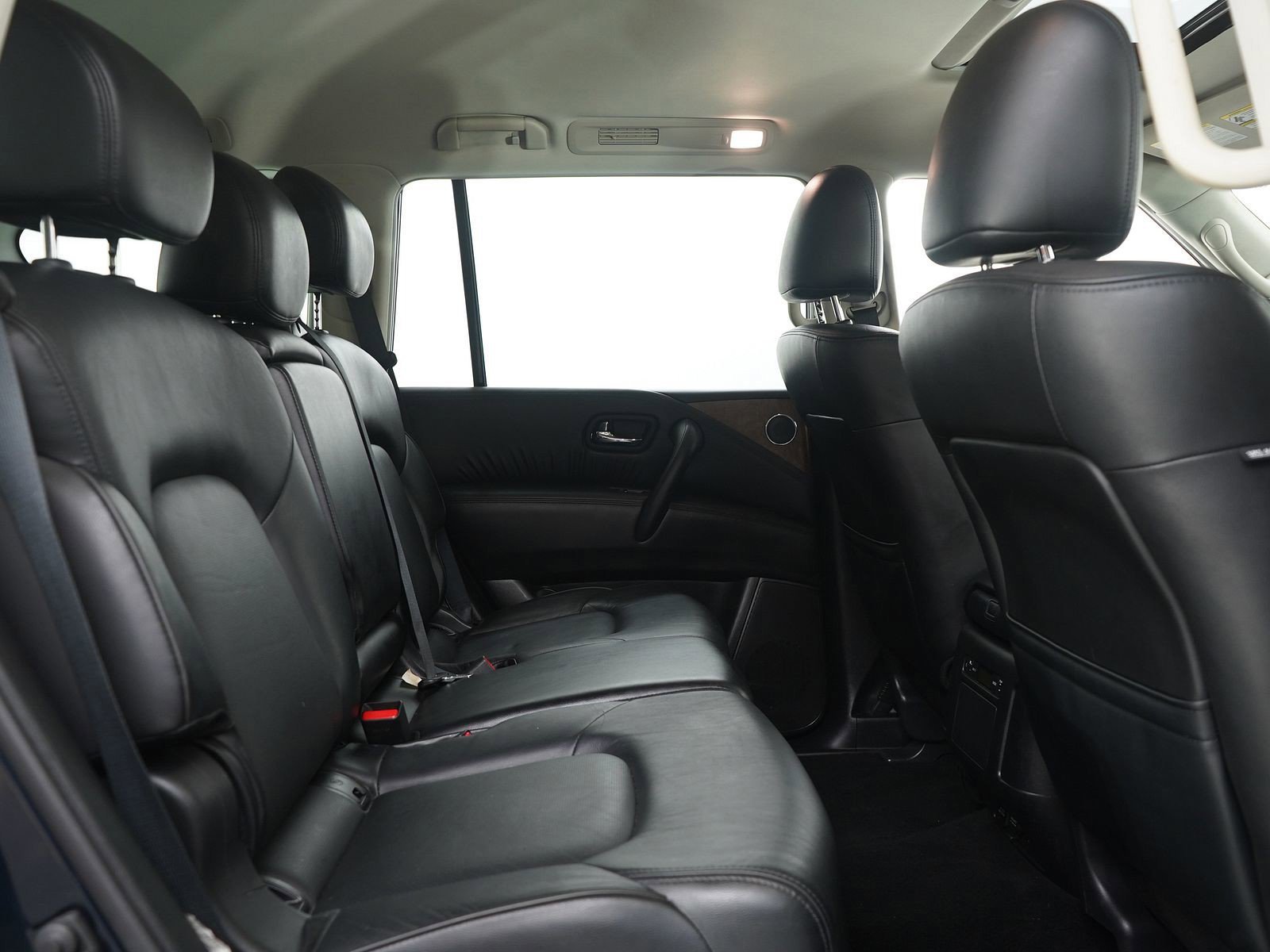 Used 2023 Nissan Armada SL image 16