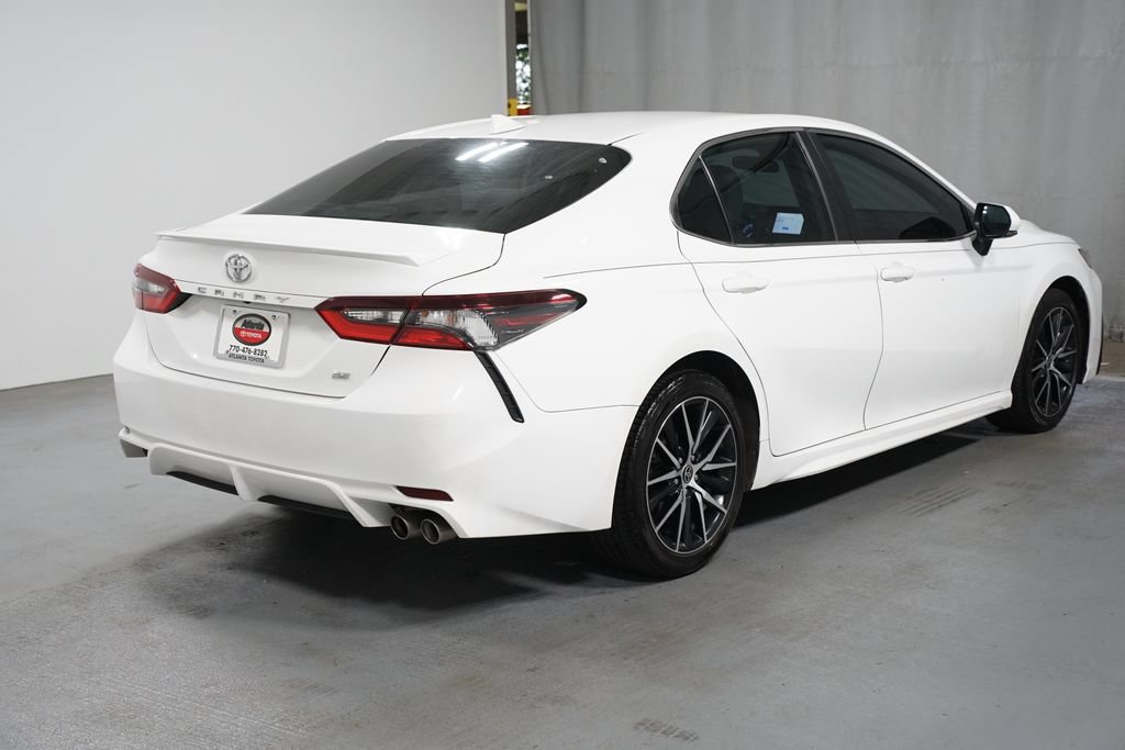 Used 2022 Toyota Camry SE FWD image 8