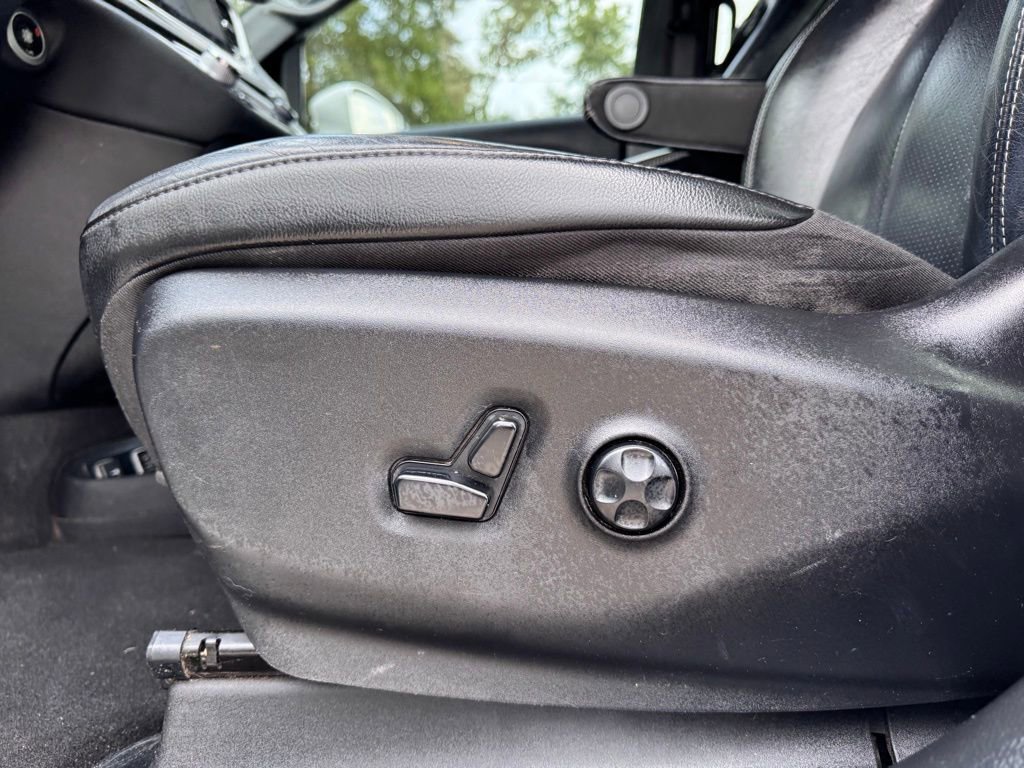 Used 2021 Chrysler Pacifica Touring-L w/ Premium & Safety Sphere Group FWD image 9