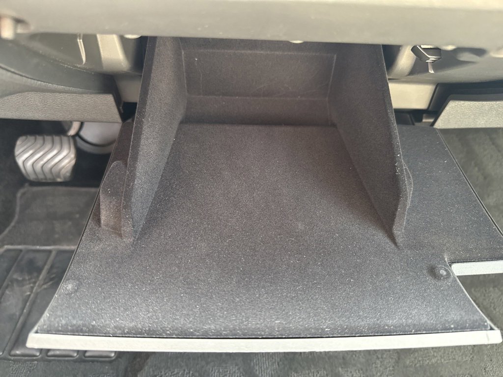 Used 2023 Nissan Ariya FWD image 30