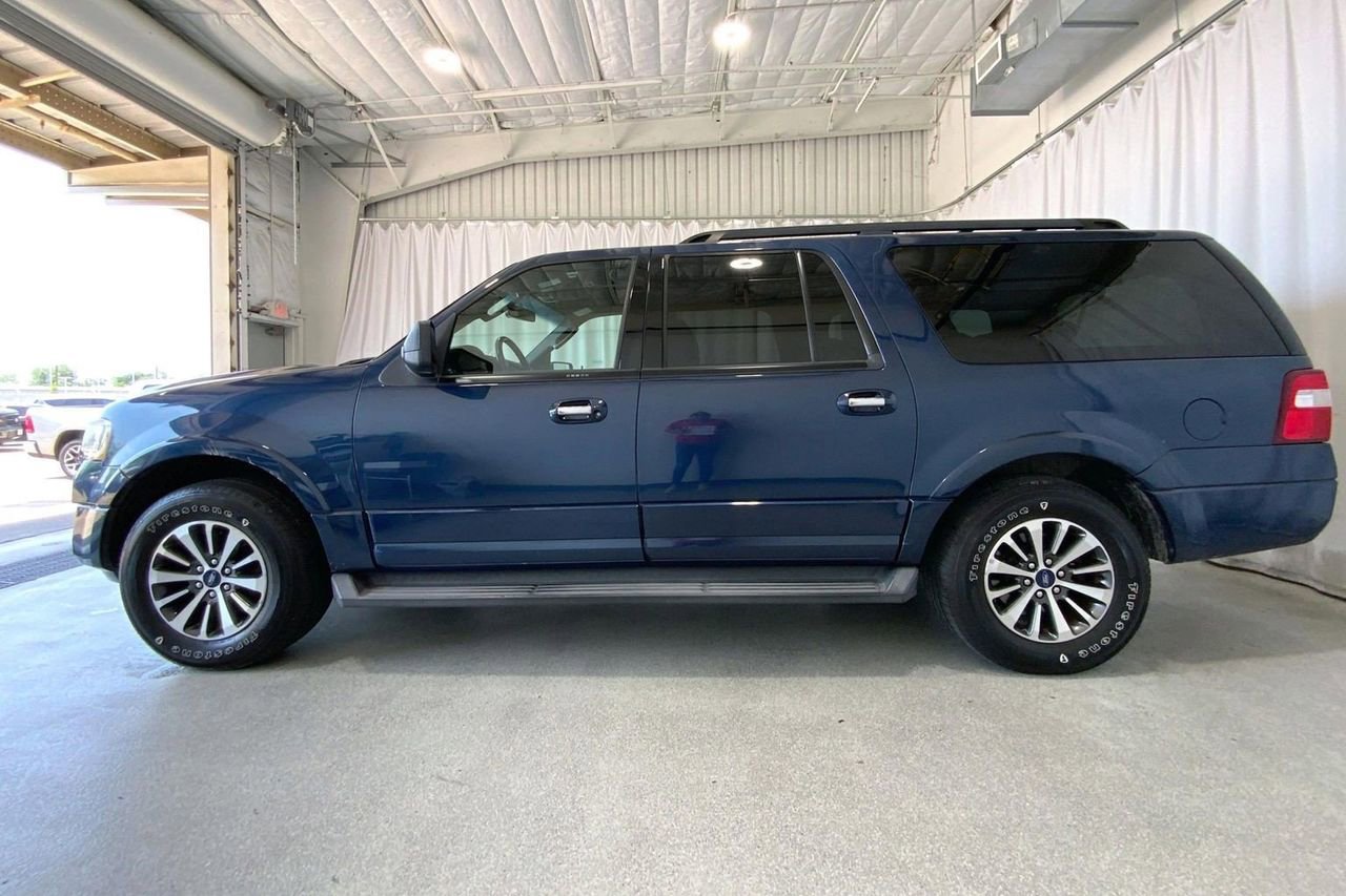 Used 2015 Ford Expedition EL XLT w/ Equipment Group 202A RWD image 26