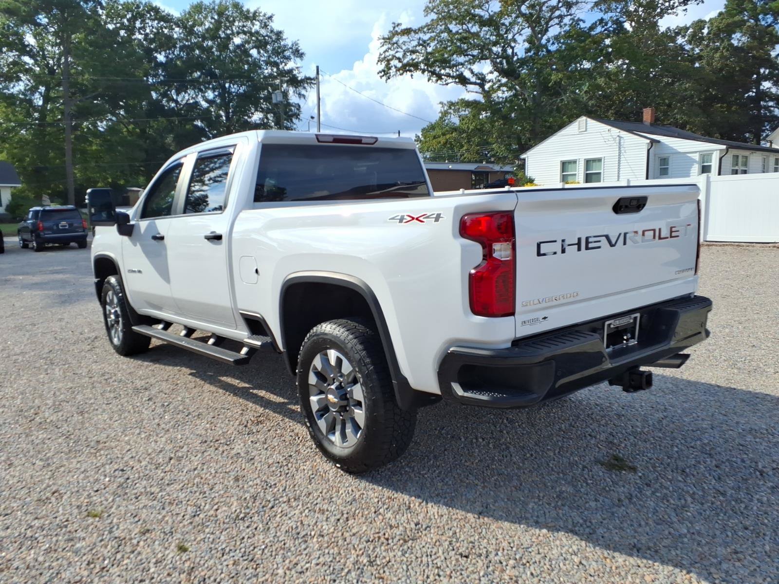 Used 2024 Chevrolet Silverado 2500 Custom w/ Custom Value Package AWD/4WD image 5