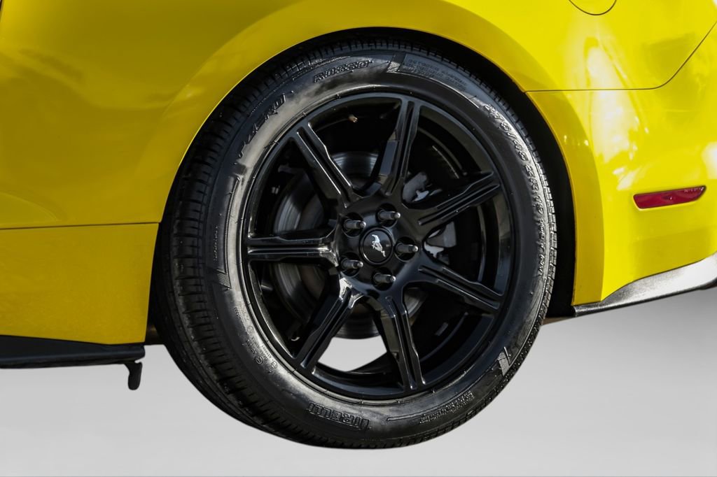 Used 2018 Ford Mustang GT w/ Black Accent Pkg image 41