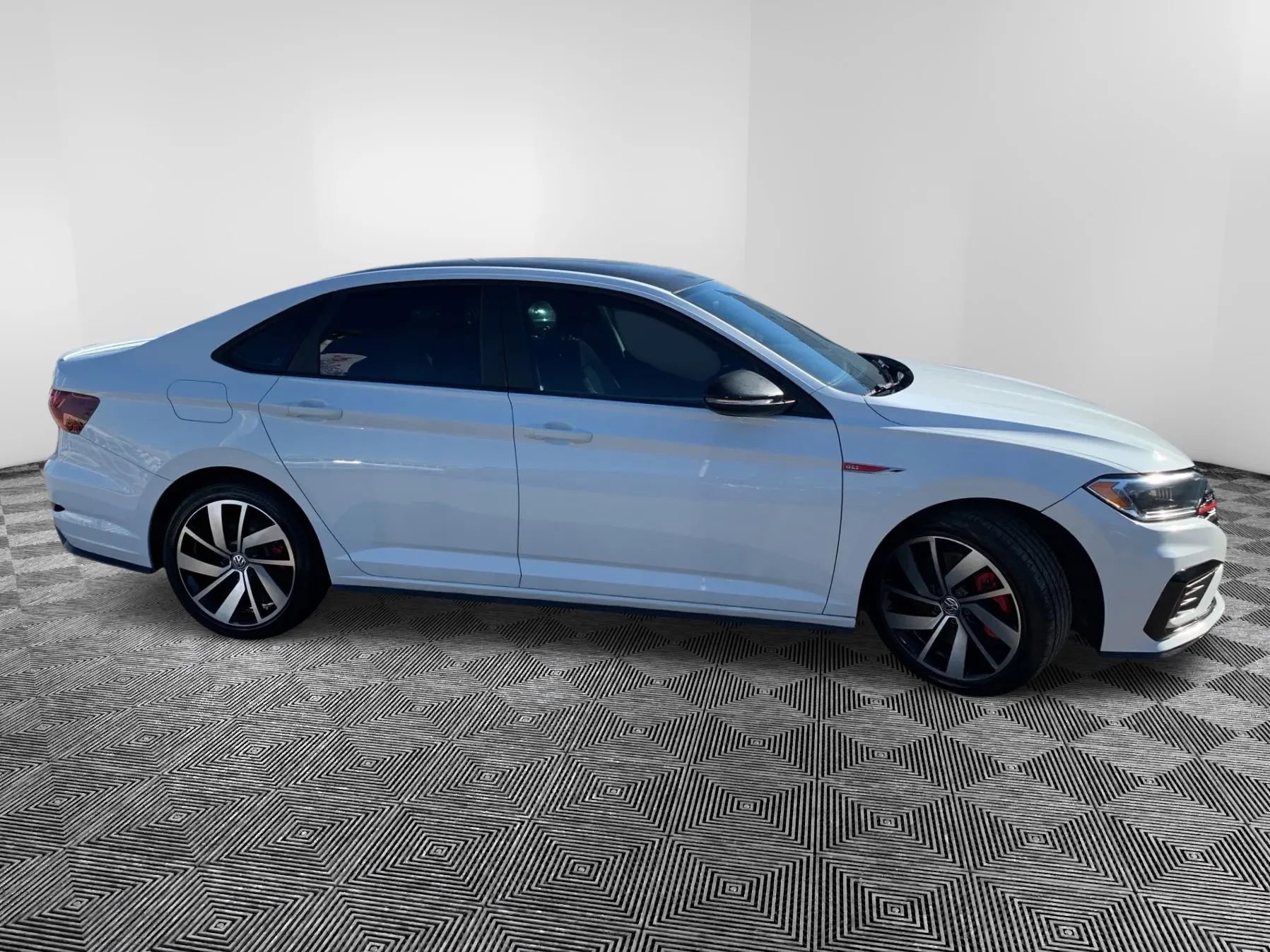 Used 2019 Volkswagen Jetta GLI FWD image 5