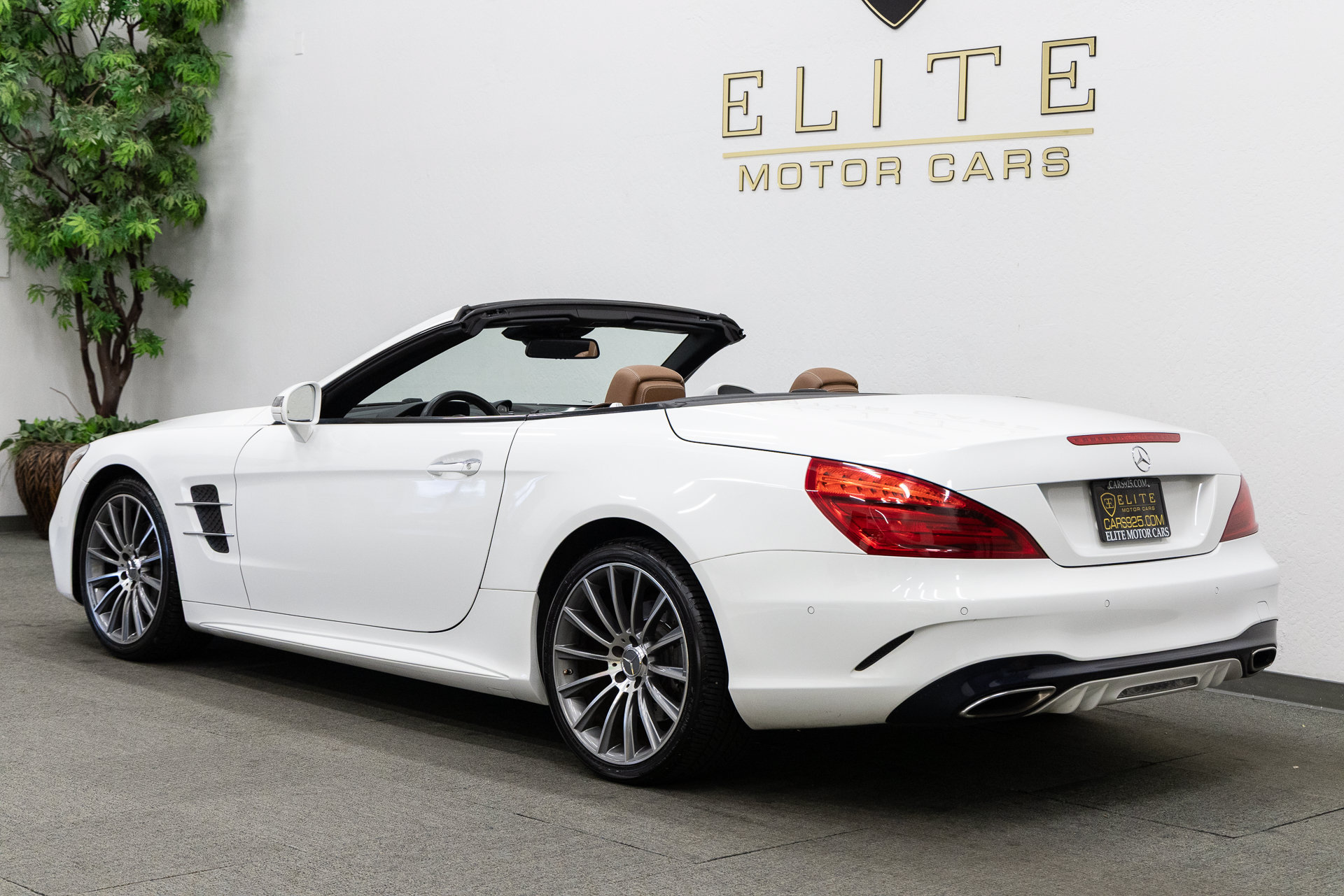 Used 2017 Mercedes-Benz SL 450 image 3