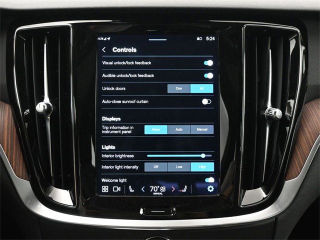 Used 2023 Volvo S60 B5 Plus image 17