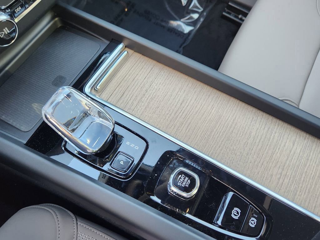 New 2026 Volvo XC60 B5 Plus w/ Protection Package Premier image 10