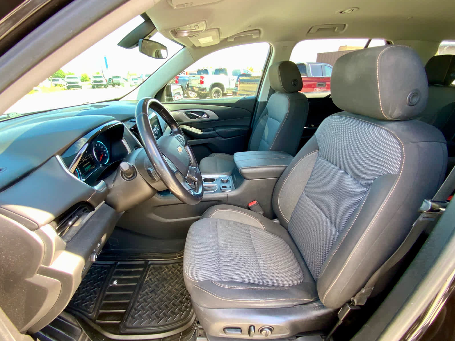Used 2018 Chevrolet Traverse LT AWD/4WD image 19
