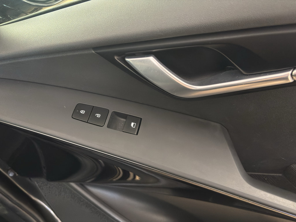 Used 2023 Kia Niro Wind FWD image 33