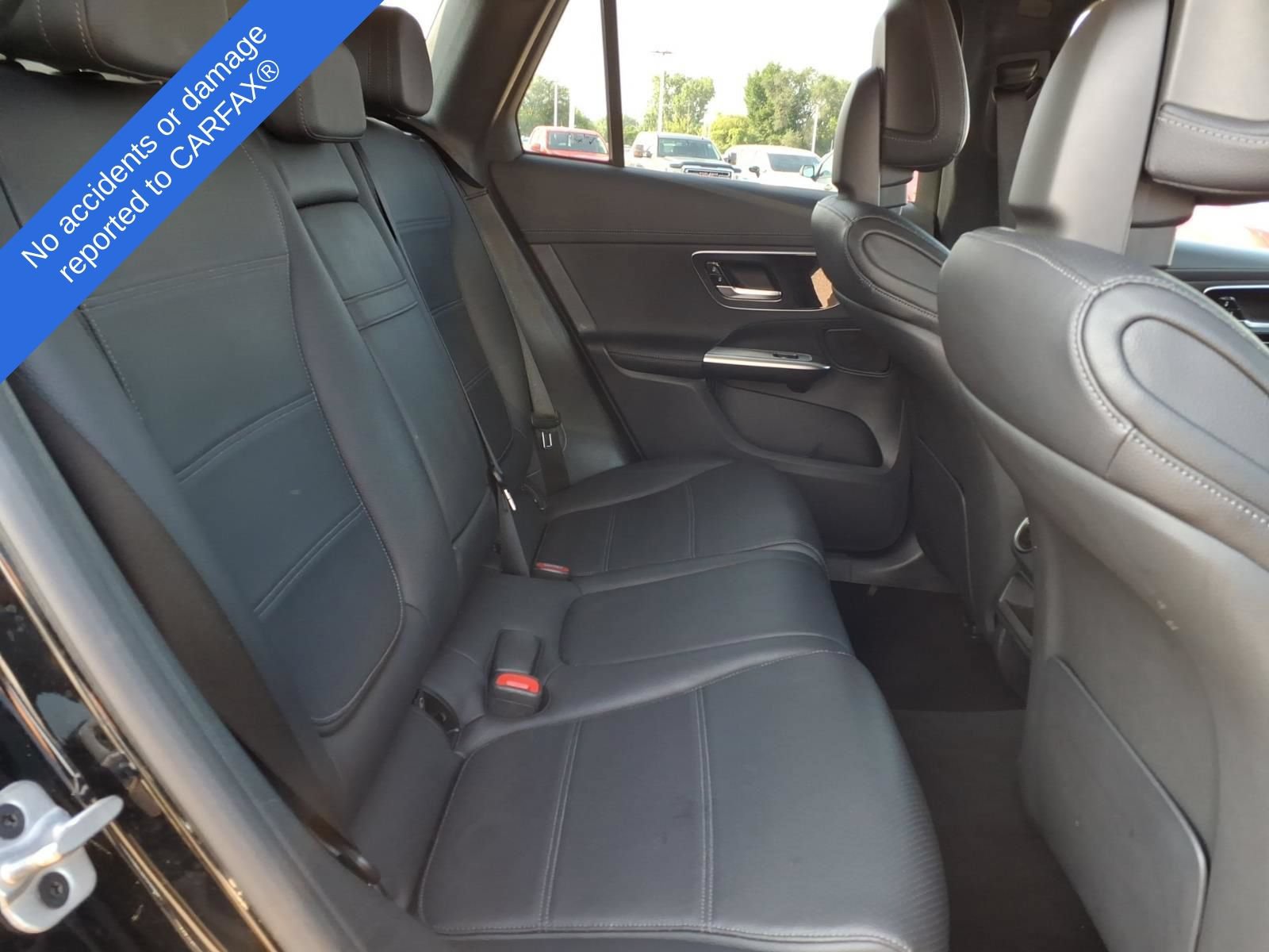 Used 2024 Mercedes-Benz GLC 300 image 17