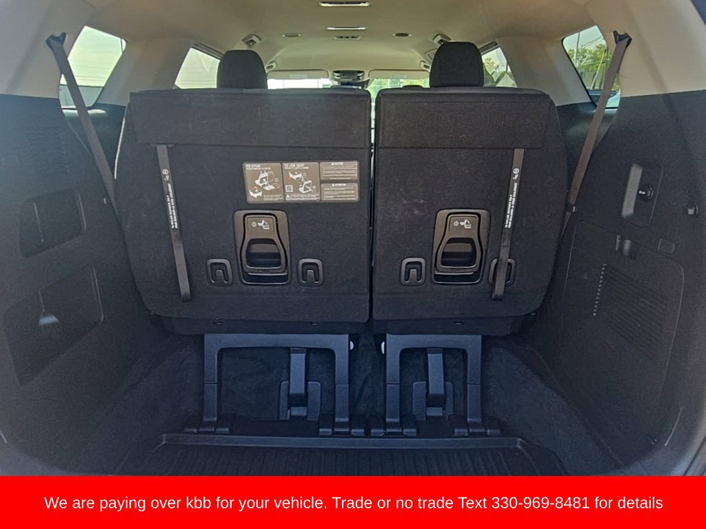 Used 2024 Kia Carnival LX FWD image 35